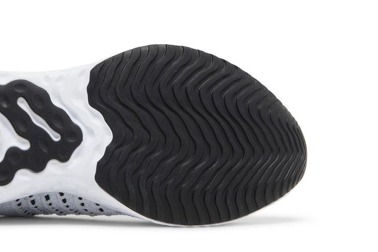 Nike React Phantom Run Flyknit 2 White Black