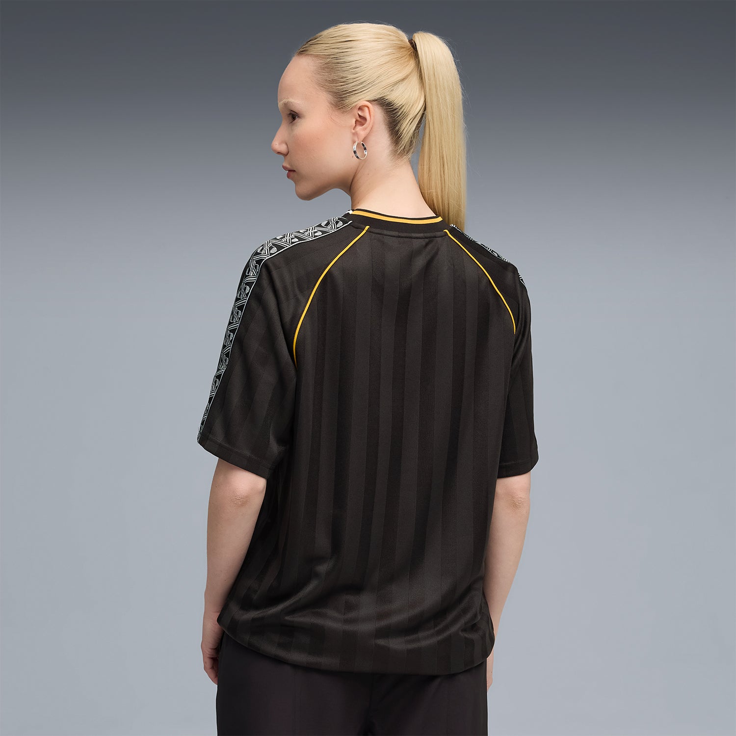 King Relaxed Soccer Jersey -Mens