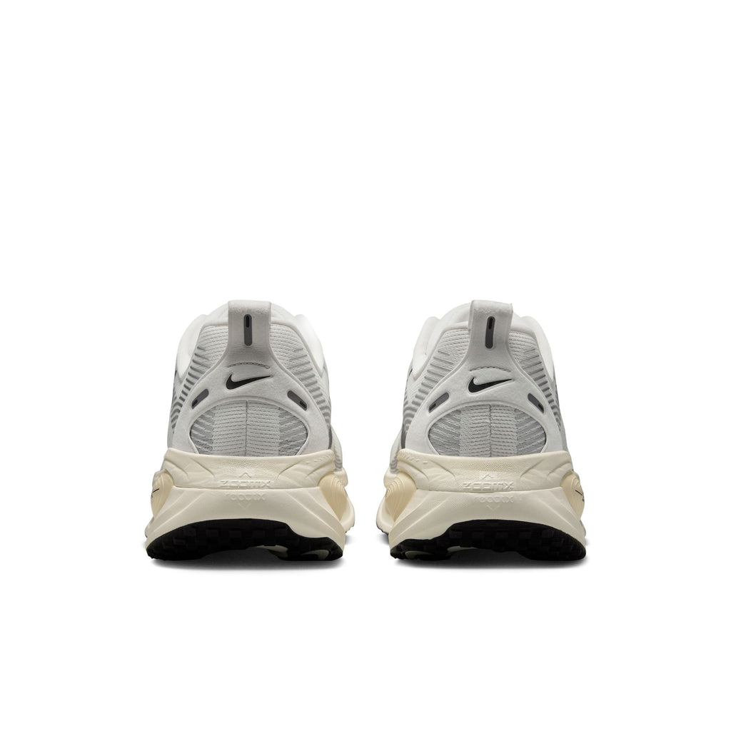 NIKE VOMERO 18 - SUMMIT WHITE