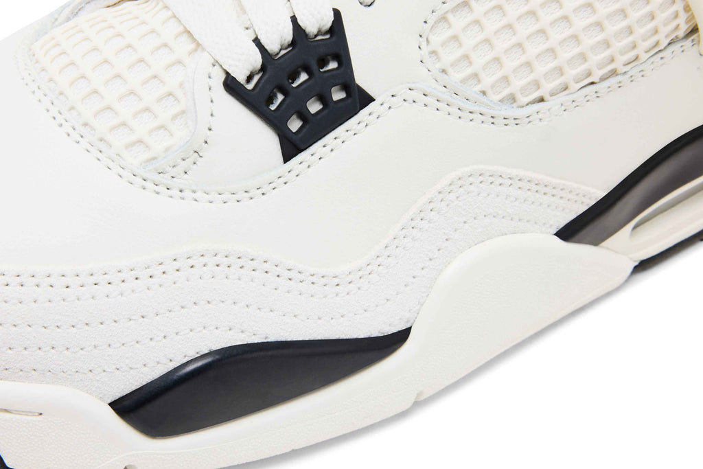Air Jordan 4 Retro Flight Club Sail Black University Red