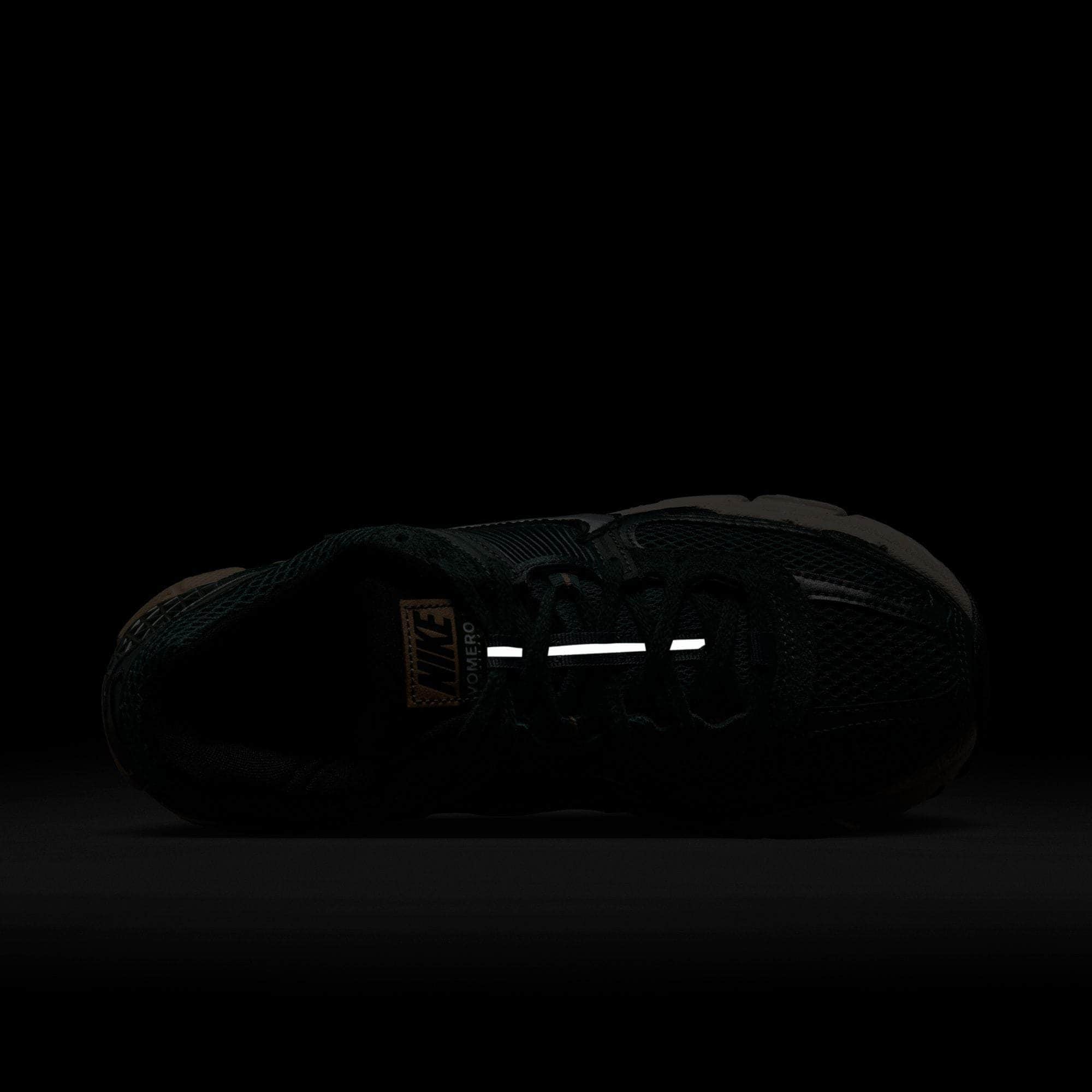 Nike Zoom Vomero 5 - Women's
