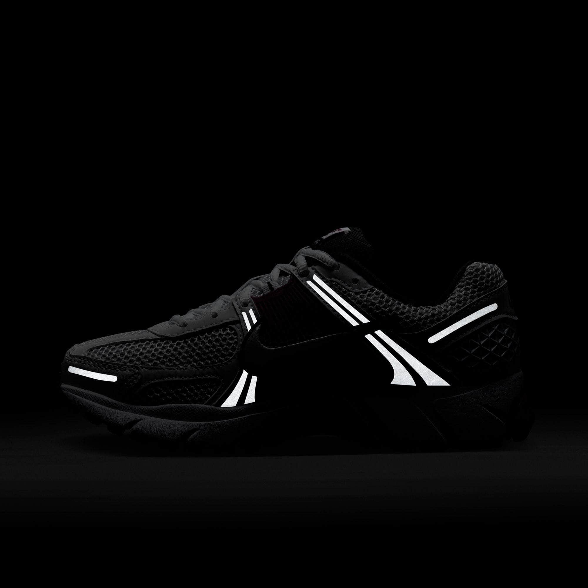 Nike Zoom Vomero 5 - Women's