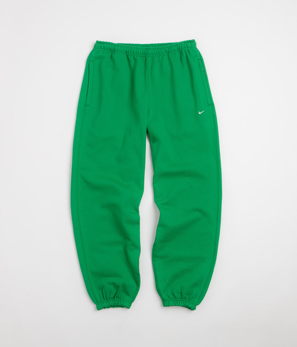 Nike Solo Swoosh Cuffed Sweatpants - Court Green / Court Green / White