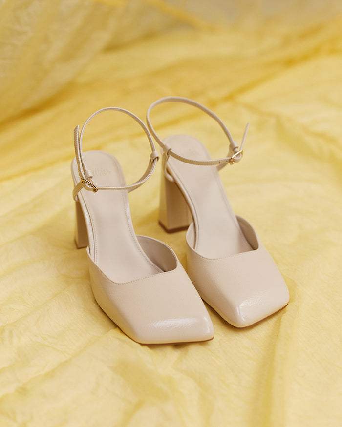 Youki Vintage Ivory Crinkle Patent Leather Block Heel